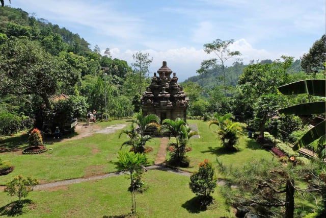 Candi Selogriyo - Tempat Wisata di Magelang
