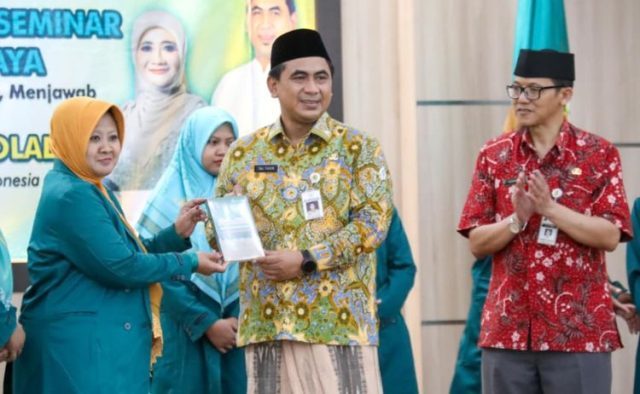 Pemprov Jateng Siapkan Kajian Kembalinya Sekolah Enam Hari untuk SMA/SMK