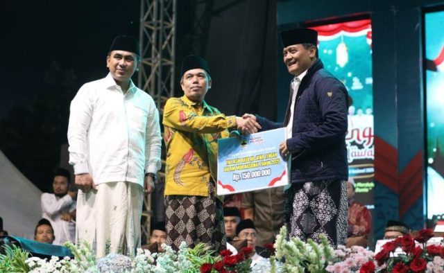 Pemprov Jateng Luncurkan Beasiswa Santri dan Pengasuh Pesantren di Hari Santri Nasional