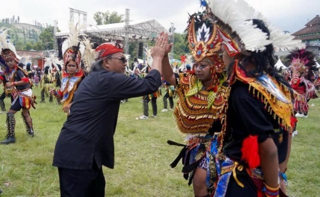 Pagelaran Seribu Penari Topeng Ireng, Bukti Cinta Temanggung pada Budaya Daerah