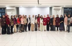 Semarak Hari Kartini, Pekerja BRI Branch Office Kramat Berlomba Tampilkan Pakaian Nasional Terbaik