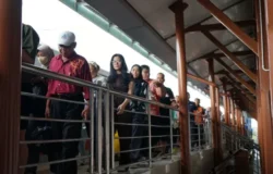 KAI Bandara Layani 78.226 Penumpang Selama Libur May Day 2025, Ajak Masyarakat Tertib Saat Melintas Perlintasan